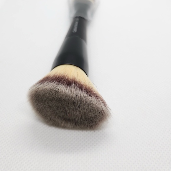 Eve Pearl Makeup Set (Concealer, Bronzing Highlighter & Brush) - Picture 14 of 15